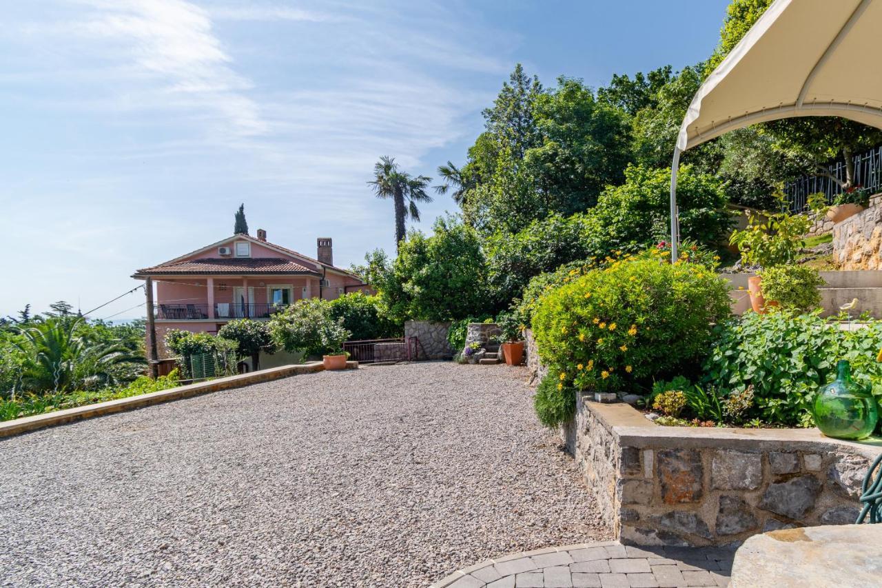 Apartments By The Sea Medveja, Opatija - 7720 Lovran Exterior foto