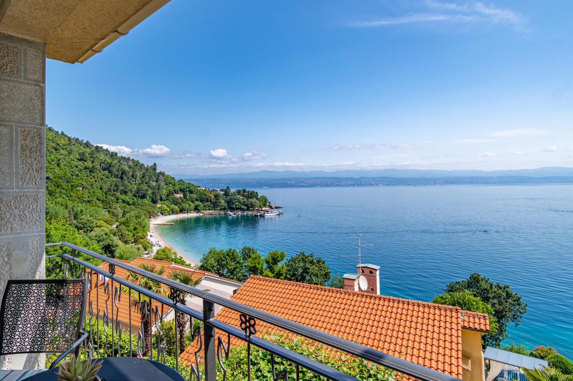 Apartments By The Sea Medveja, Opatija - 7720 Lovran Exterior foto
