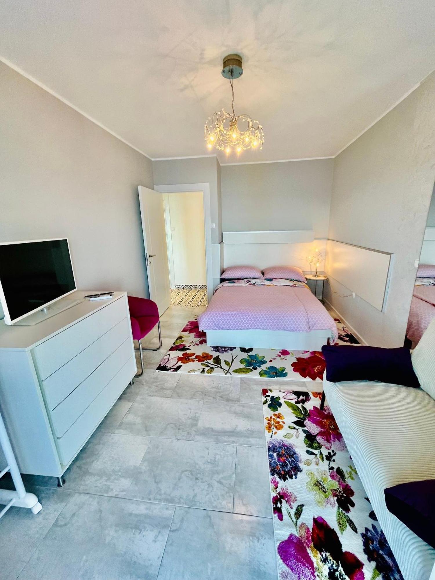 Apartments By The Sea Medveja, Opatija - 7720 Lovran Quarto foto