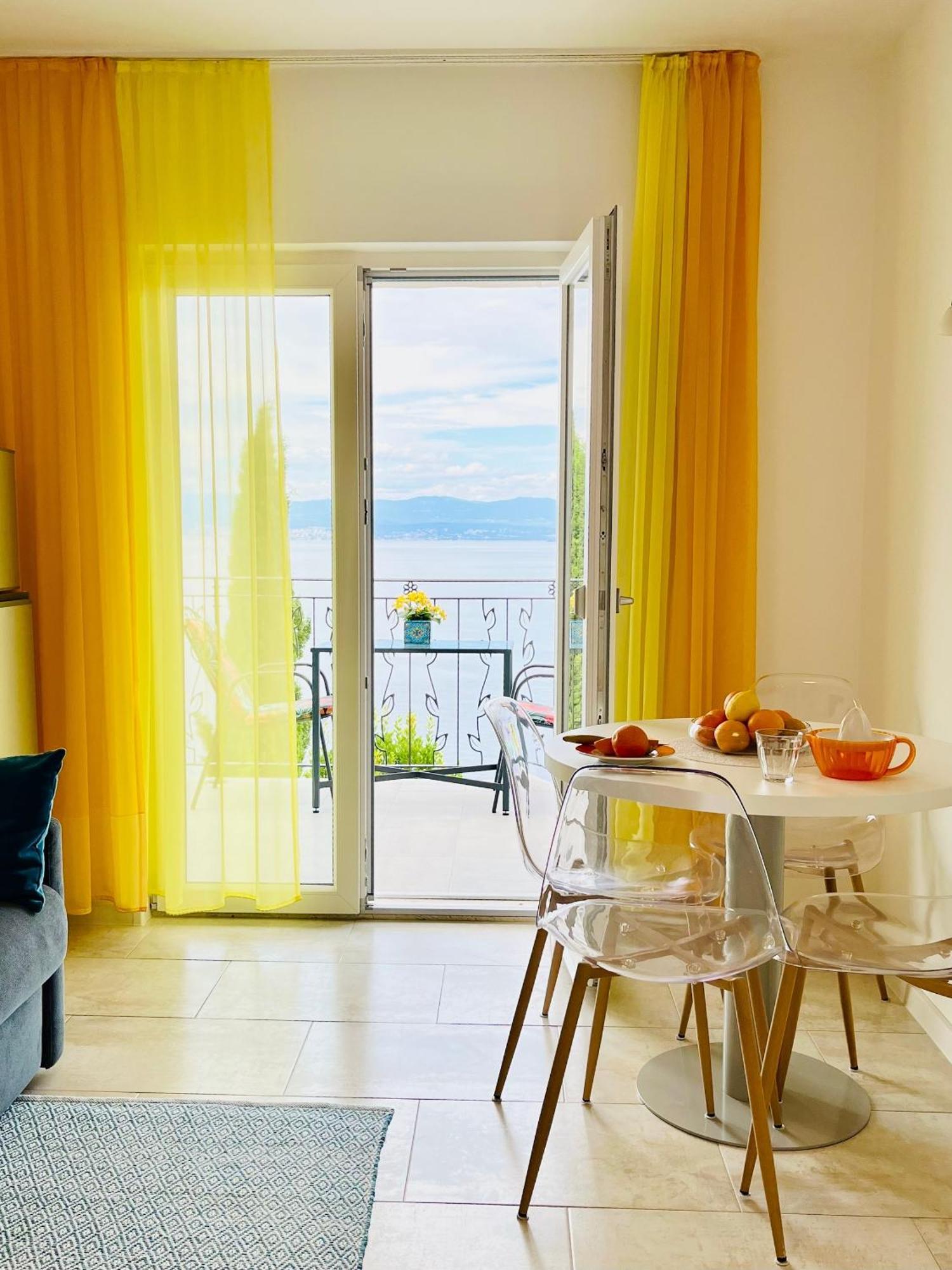 Apartments By The Sea Medveja, Opatija - 7720 Lovran Exterior foto